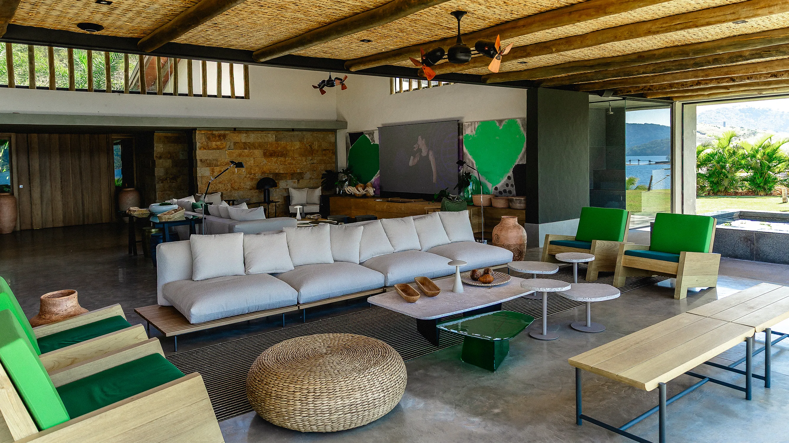 Área de living integrado da casa de alto padrão